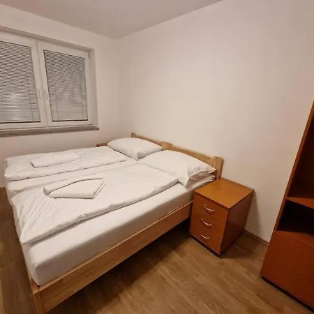 Apartamento 3 Bedroom Luxury Garden Oasis *