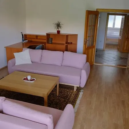 Apartamento 3 Bedroom Luxury Garden Oasis